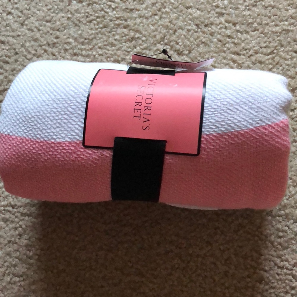 Victoria’s Secret blanket! NWT! - Picture 3 of 5